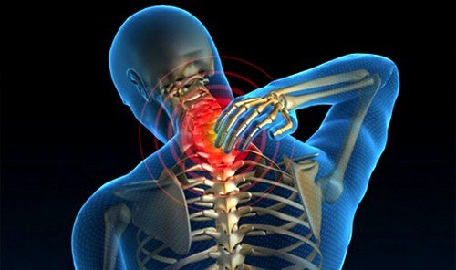 Растягивающаяся боль в спине и шее