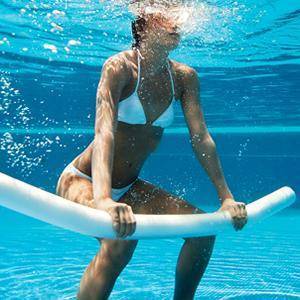 Как правильно плавать в бассейне для позвоночника