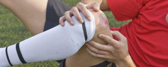 Травма колена у футболиста