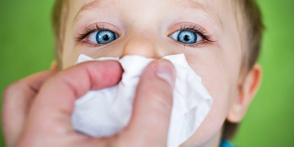 Уход за ребенком при травме носа