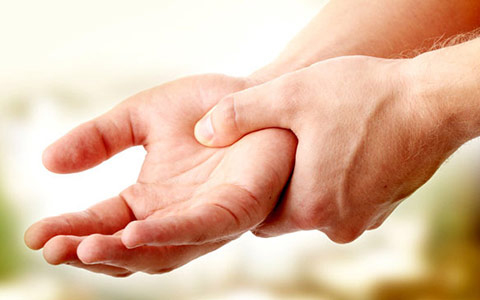 Болят кисти рук и ладони: причины, лечение заболеваний суставов рук