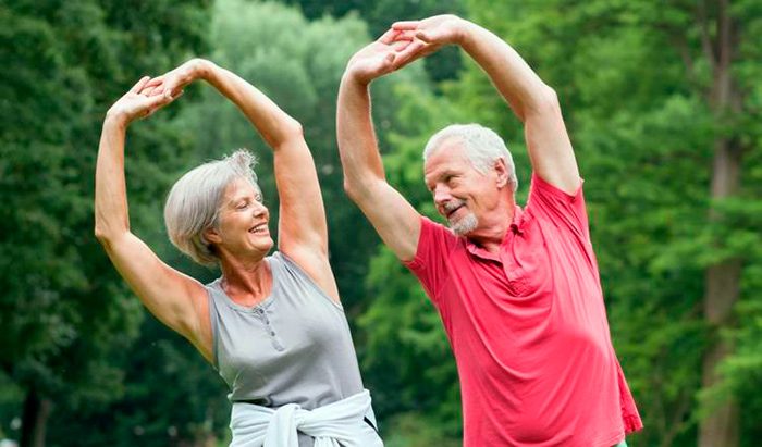 Гимнастика при остеопорозе позвоночника для пожилых: лучшие упражнения
