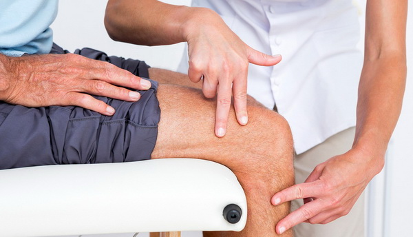 Ревматоидный артрит коленного сустава: симптомы, лечение и признаки
