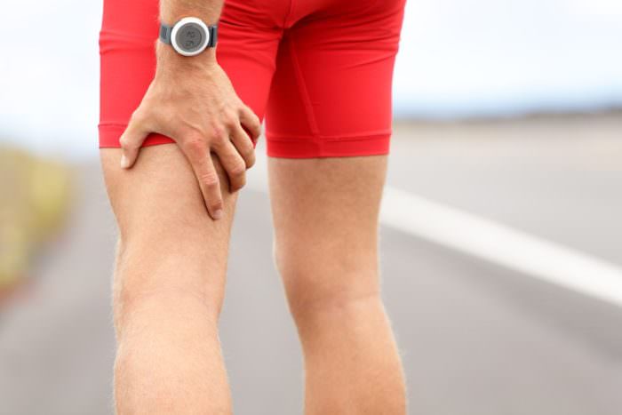 Боль в мышцах ног выше колена