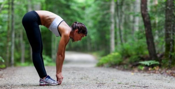 После завершения пробежки желательно снова сделать несколько разминочных упражнений, чтобы снизить мышечное напряжение