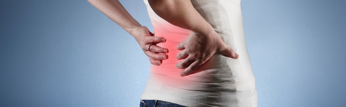 13 причин боли в правом боку под ребрами сзади в спине