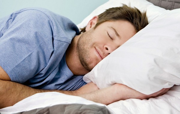 Конечно, очень важно и полноценно спать – это залог здоровья всего организма