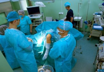 Замена коленного сустава: подготовка и ход операции