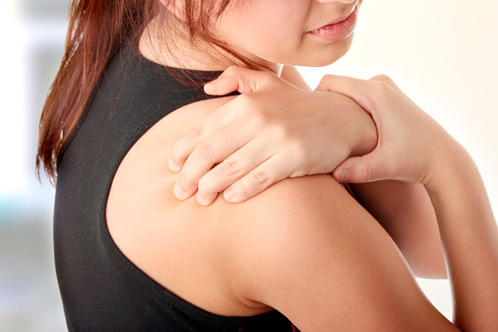 Сильные болевые ощущения при тендините плечевого сустава