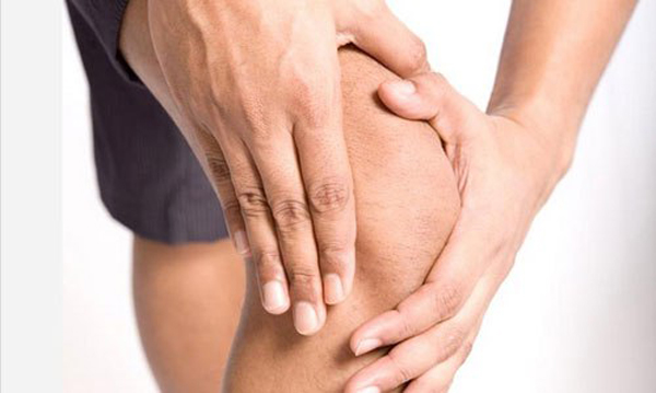 Боль при разрыве связок коленного сустава