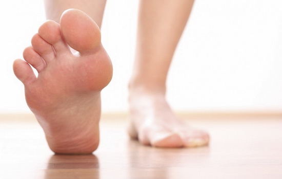 Болят подошвы ног – этот симптом характерен для сотни заболеваний. Почему болят подошвы ног – что делать, как это вылечить